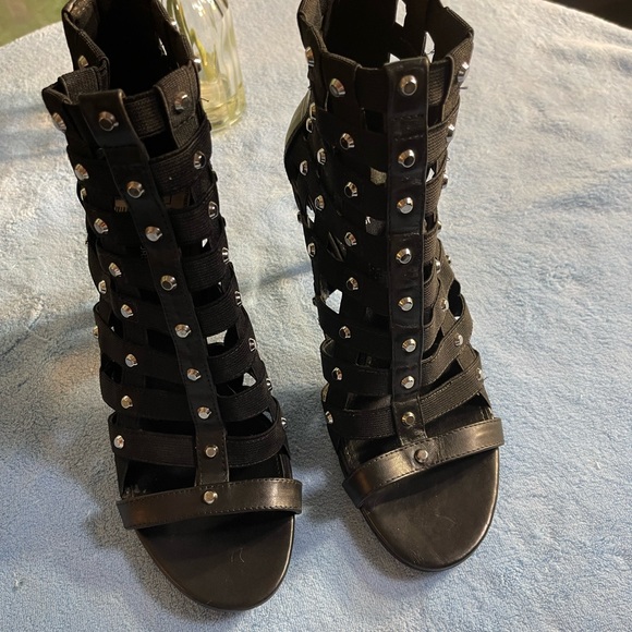 MICHAEL Michael Kors Brand New shoes heels. Size 8 - Picture 4 of 10